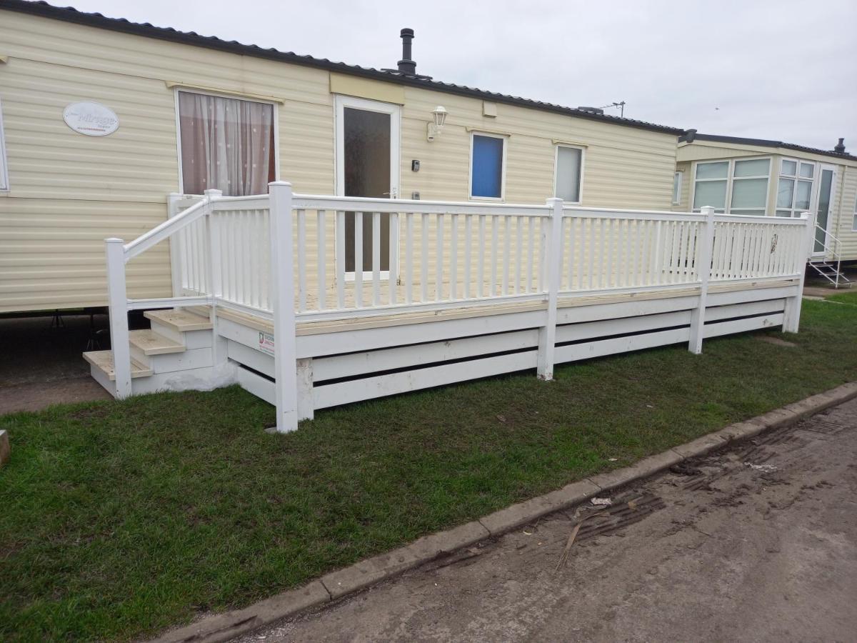 Holiday Home In Lyons Robin Hood Holiday Park Meliden Buitenkant foto