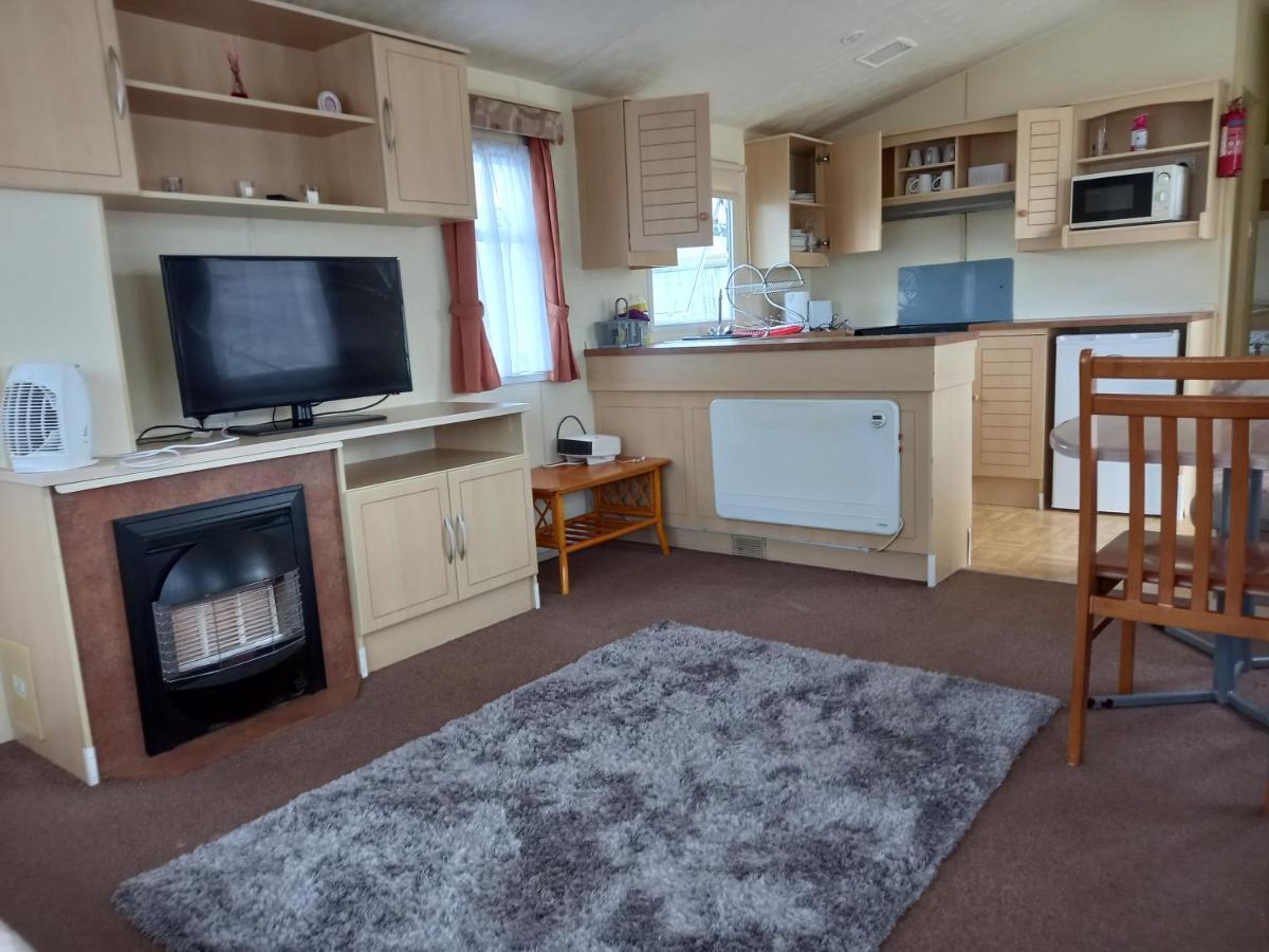 Holiday Home In Lyons Robin Hood Holiday Park Meliden Buitenkant foto