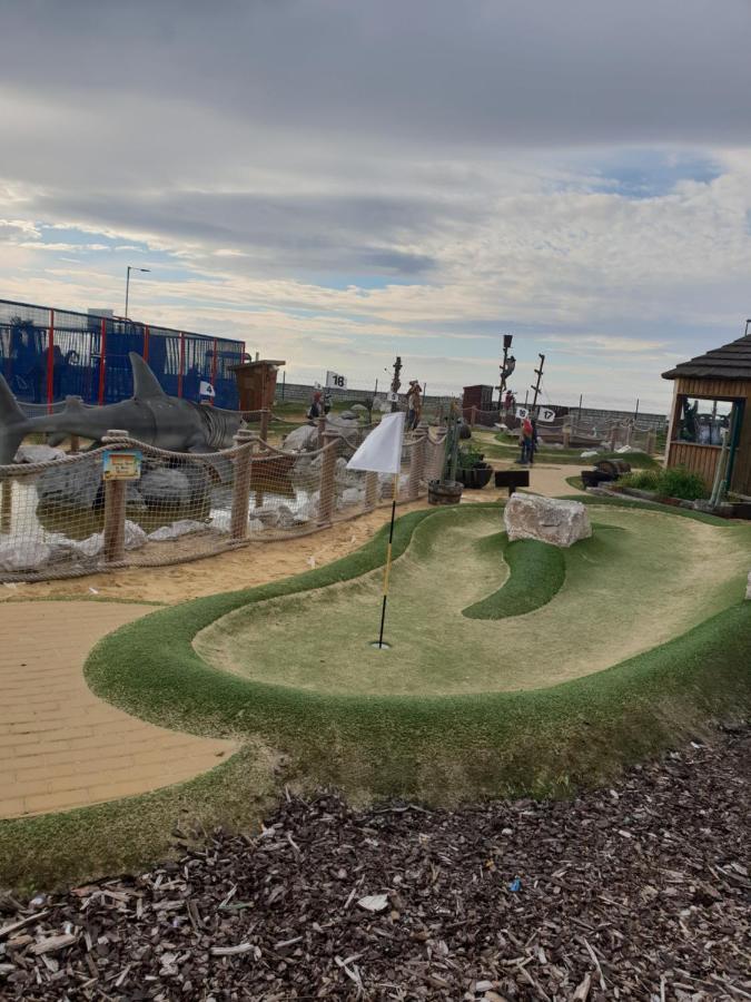 Holiday Home In Lyons Robin Hood Holiday Park Meliden Buitenkant foto