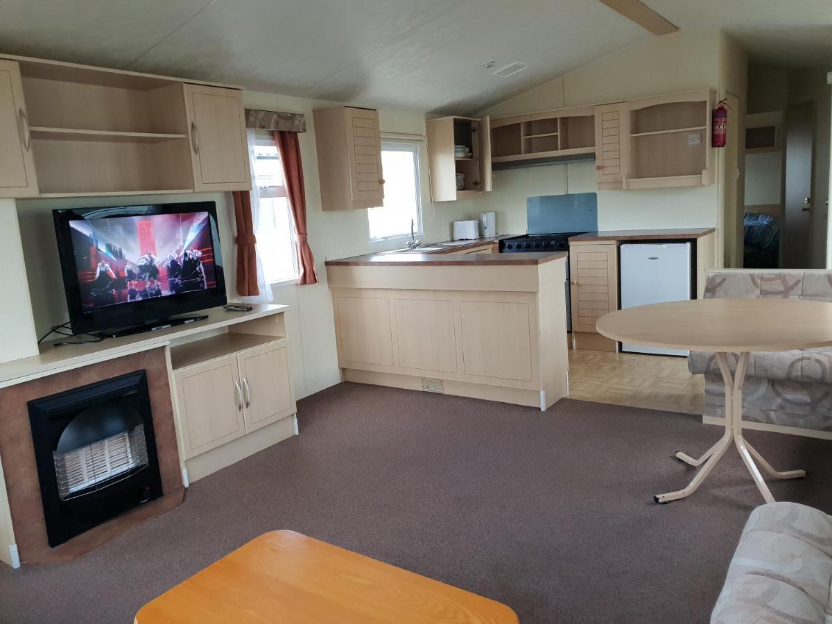 Holiday Home In Lyons Robin Hood Holiday Park Meliden Buitenkant foto