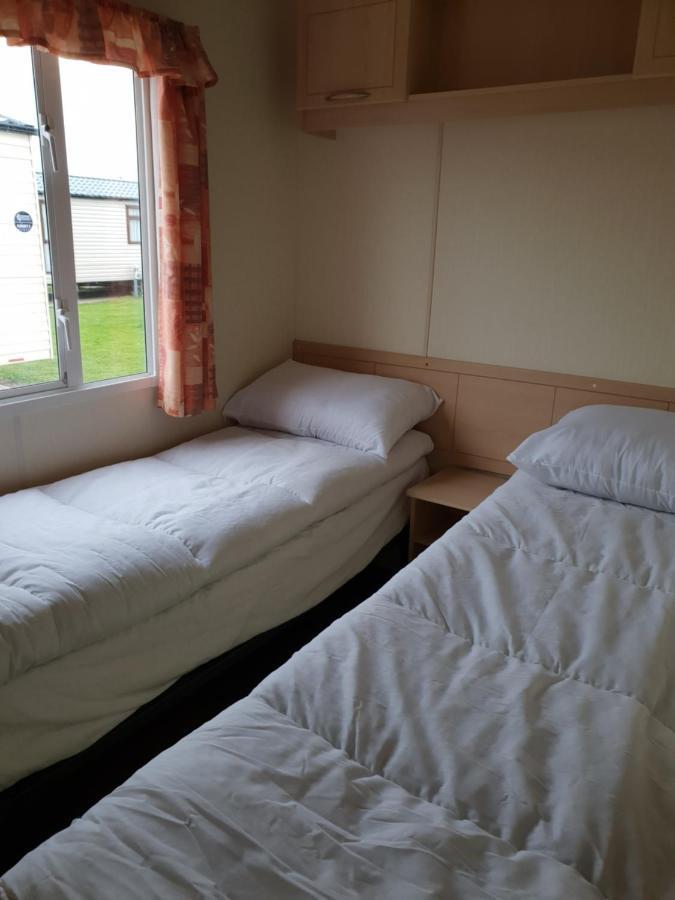 Holiday Home In Lyons Robin Hood Holiday Park Meliden Buitenkant foto